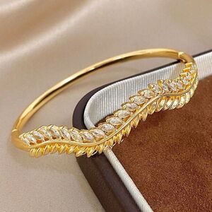 Leaf Bangle Bracelet Q717